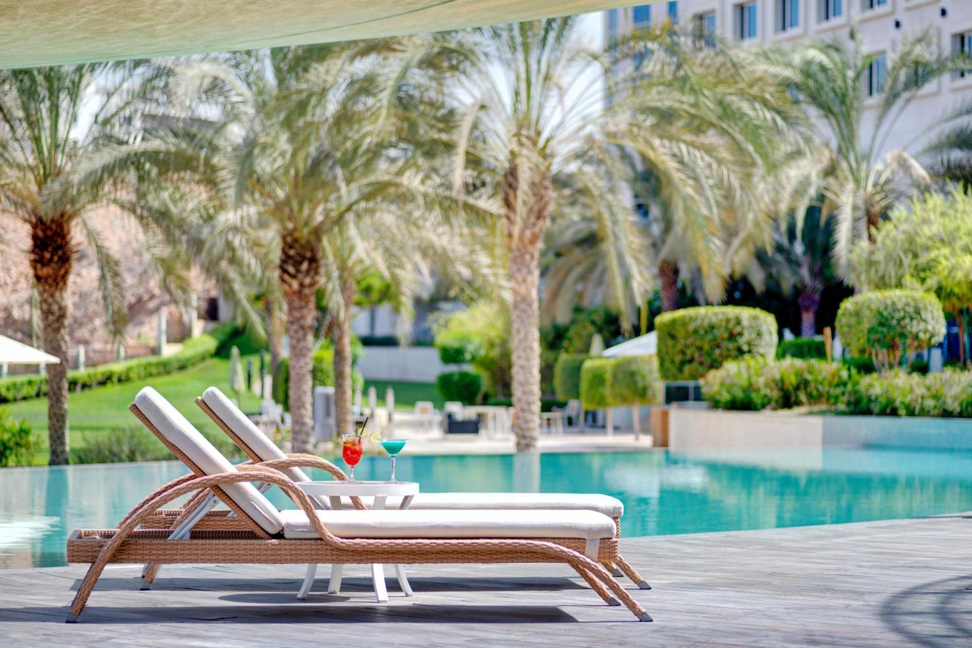 Crowne Plaza Muscat Ocec By Ihg Hotel Exterior foto