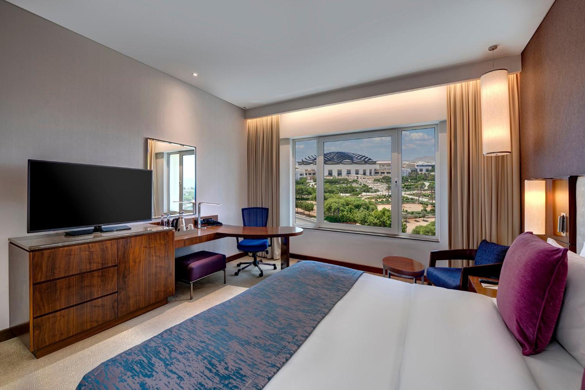 Crowne Plaza Muscat Ocec By Ihg Hotel Exterior foto