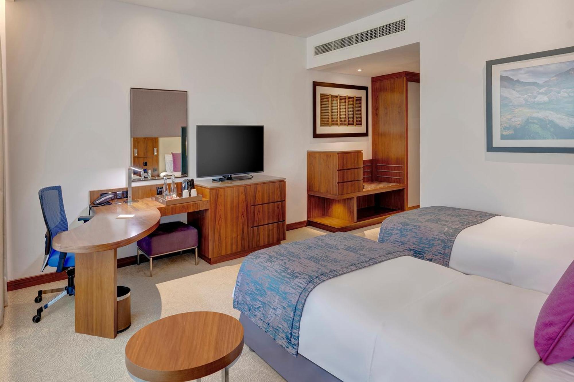 Crowne Plaza Muscat Ocec By Ihg Hotel Exterior foto