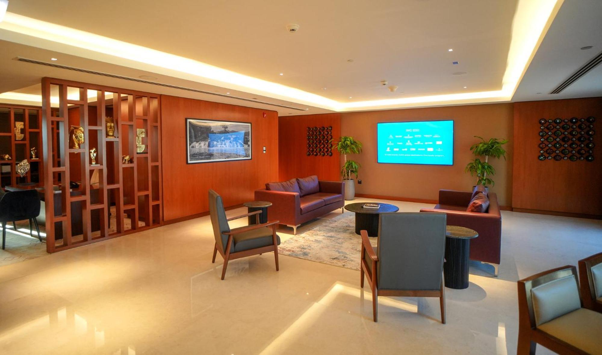 Crowne Plaza Muscat Ocec By Ihg Hotel Exterior foto
