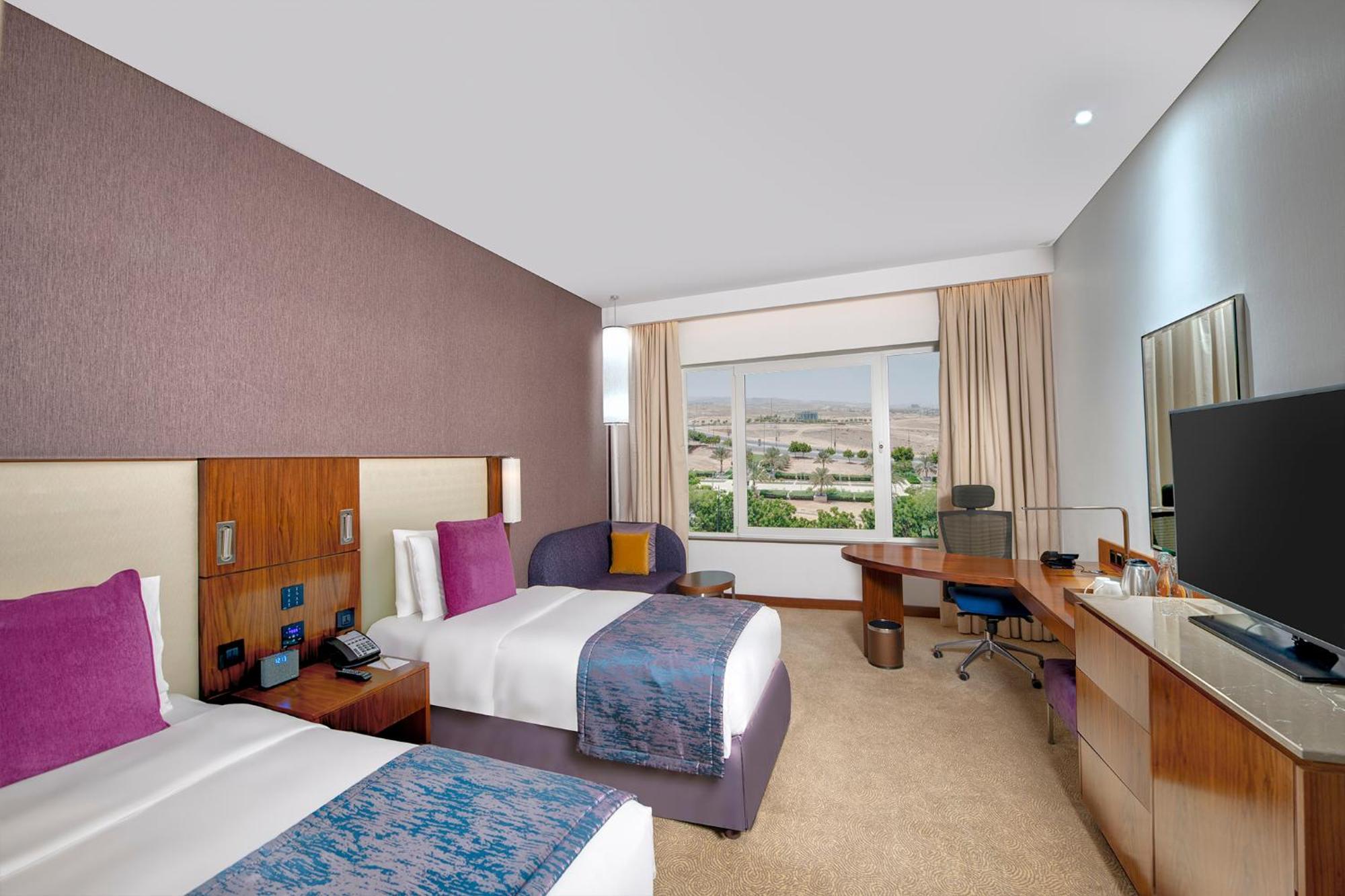 Crowne Plaza Muscat Ocec By Ihg Hotel Exterior foto